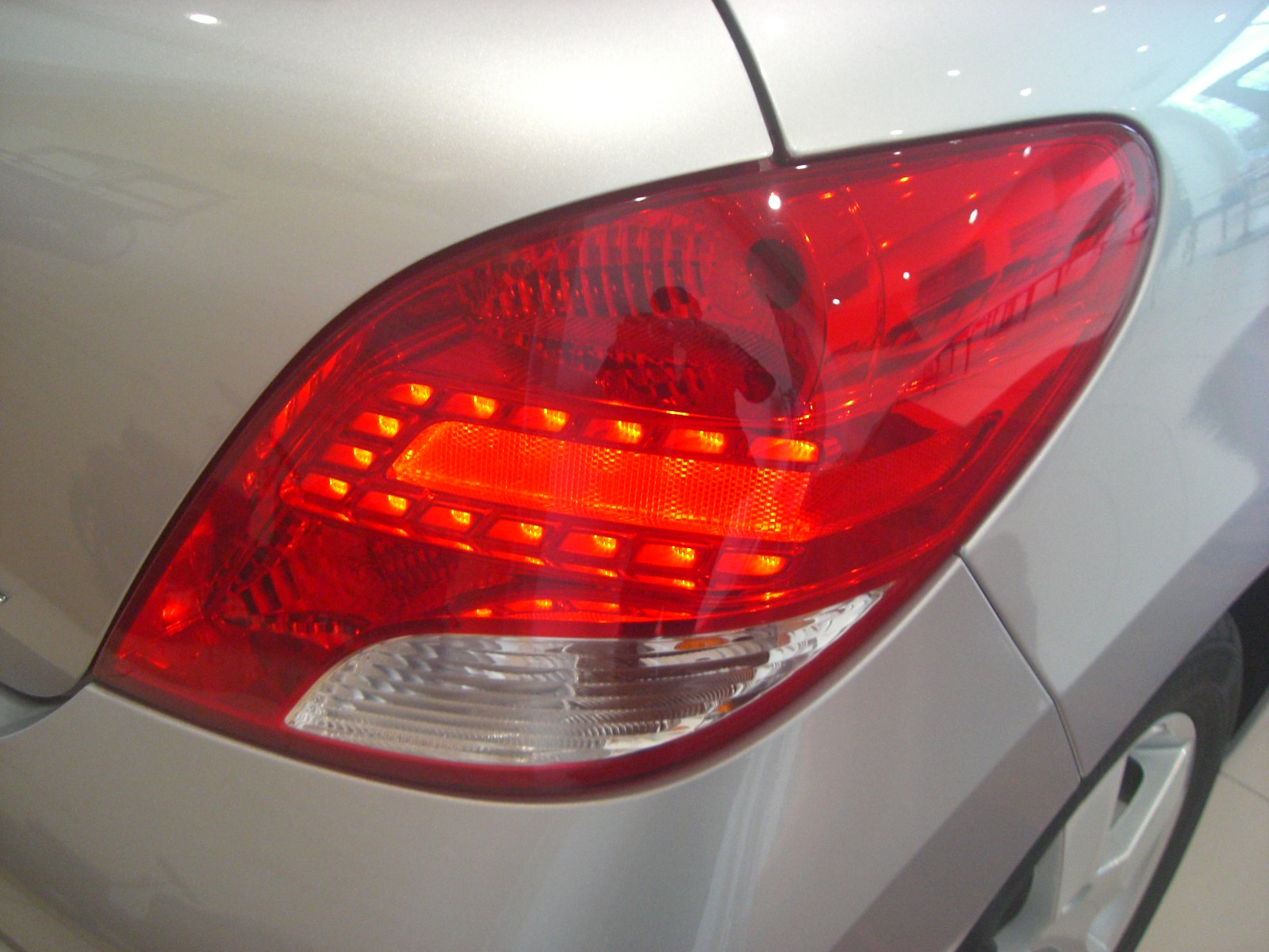 NEW２０７デビュー