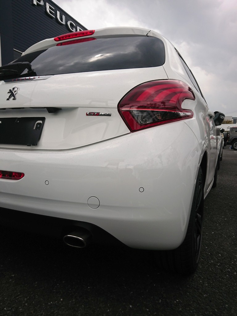 208 GT Line Black Pack ご覧頂けます！！