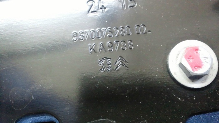 見えないものをみようとして