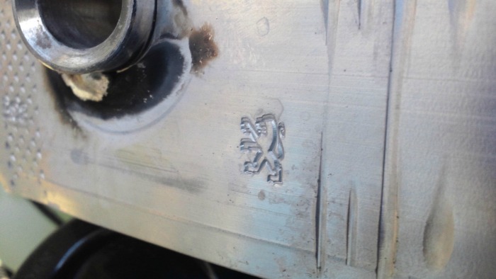 見えないものをみようとして