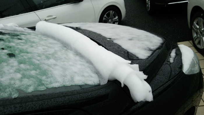 また雪が降って