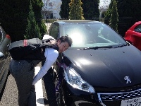 背中にもプジョー