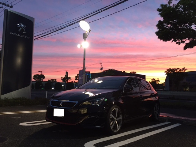 綺麗な夕焼けと３０８GTi