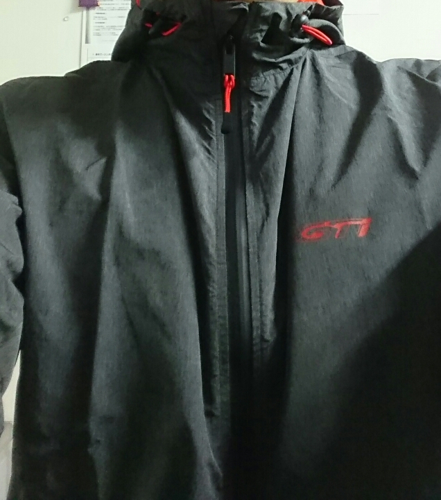 こんな格好のスタッフにはご用心！？