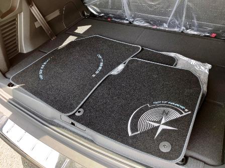 5008 CROSSCITY BlueHDi が来ました(*´▽｀*)