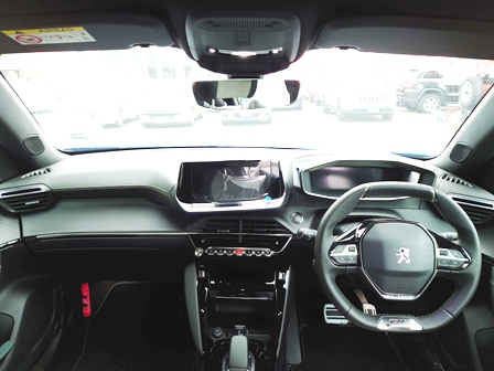 本日最終日！NEW SUV PEUGEOT e-2008 DEBUT FAIR