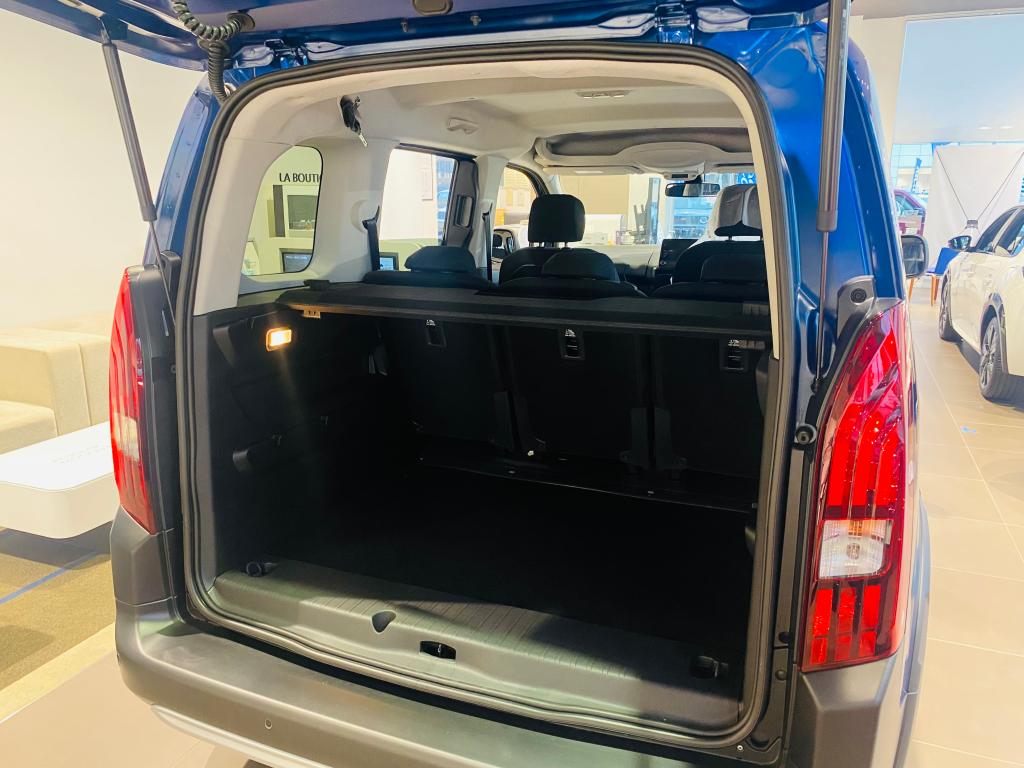 ショールーム展示車両を入れ替えしました！