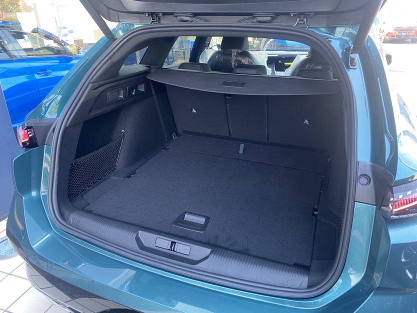 NEW308SW GT BlueHDi 入荷致しました！