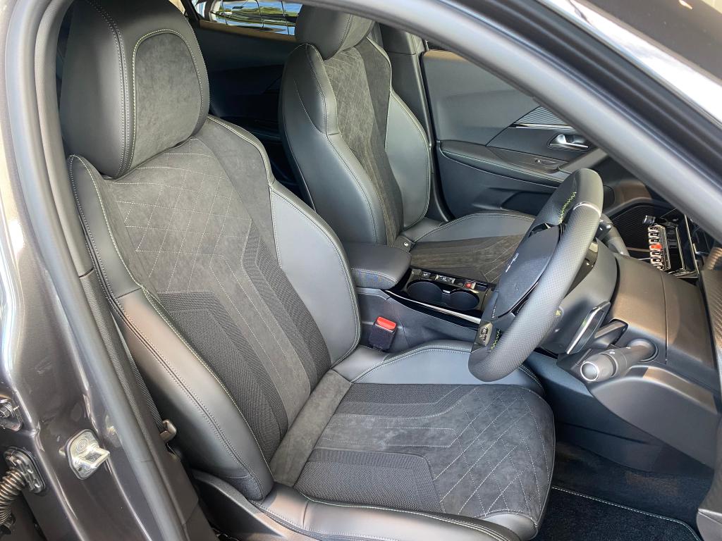 展示車ご案内！