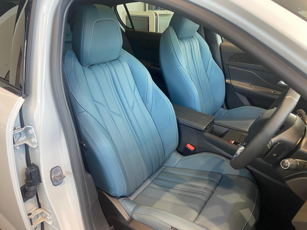 ショールームにて......