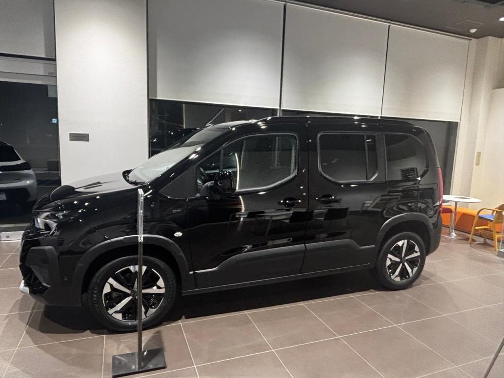 NEW PEUGEOT RIFTER 登場！！
